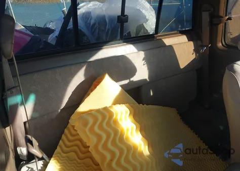 2000 Toyota Tacoma из США, поврежденный, VIN 4TAVL52N7YZ661398